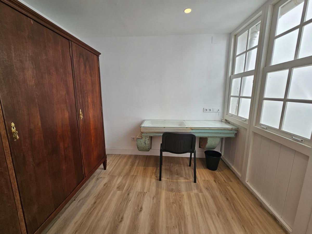 Apartamentos En El Centro - Plaza De Amboage - Wifi Ferrol Kültér fotó