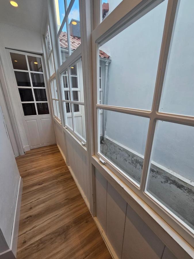 Apartamentos En El Centro - Plaza De Amboage - Wifi Ferrol Kültér fotó