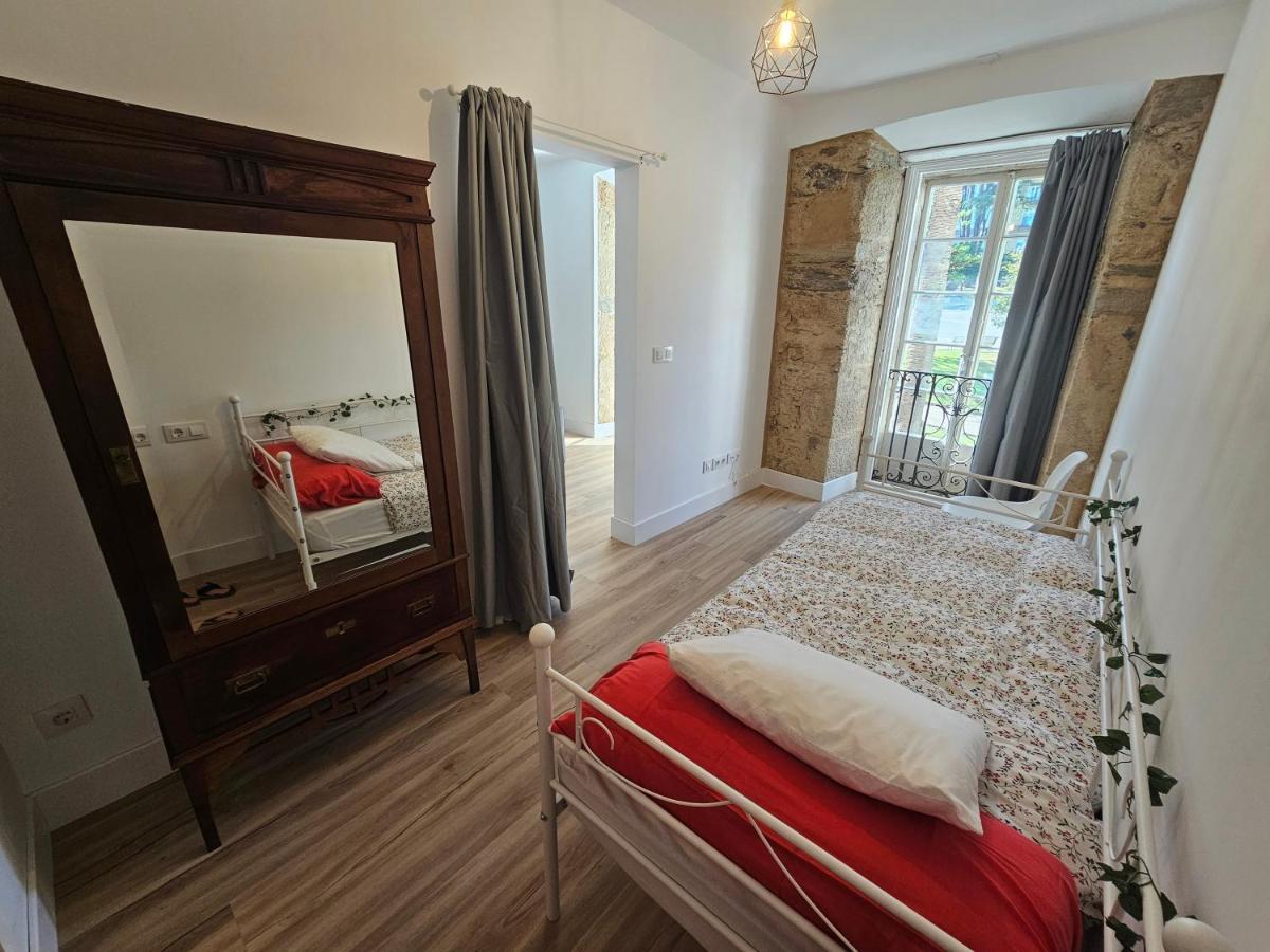 Apartamentos En El Centro - Plaza De Amboage - Wifi Ferrol Kültér fotó