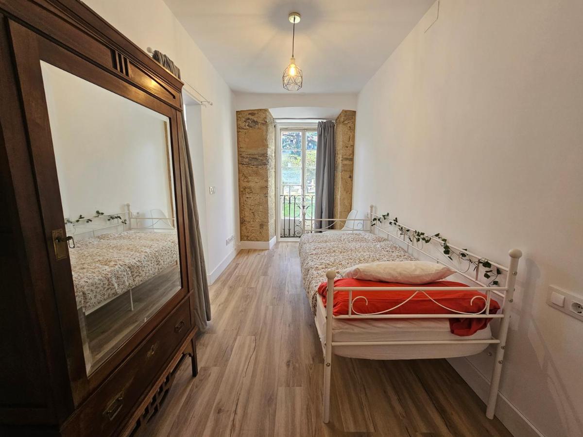 Apartamentos En El Centro - Plaza De Amboage - Wifi Ferrol Kültér fotó