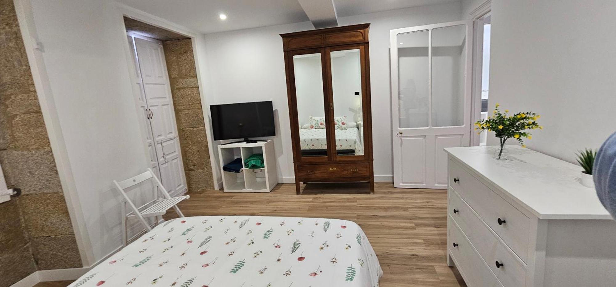 Apartamentos En El Centro - Plaza De Amboage - Wifi Ferrol Kültér fotó