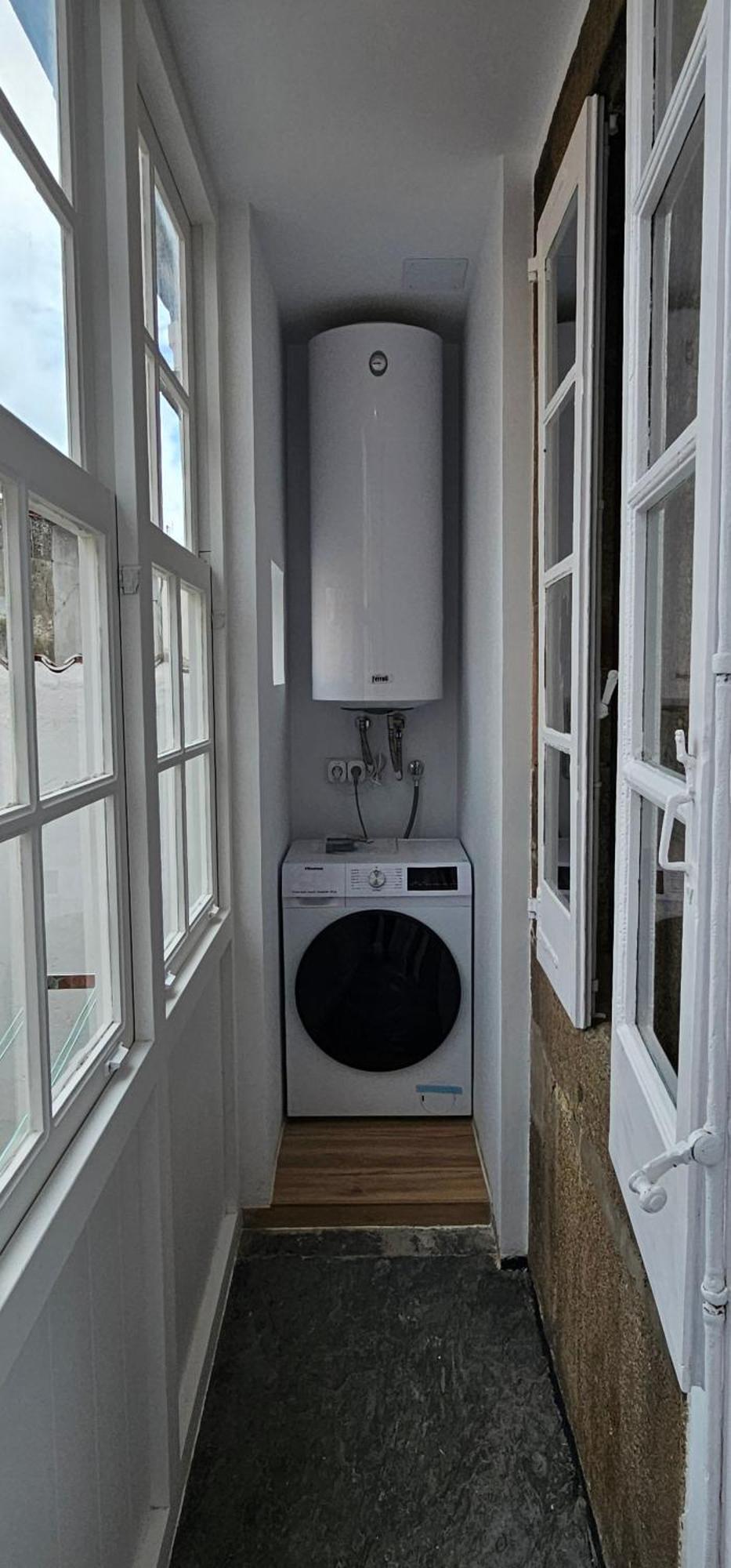 Apartamentos En El Centro - Plaza De Amboage - Wifi Ferrol Kültér fotó